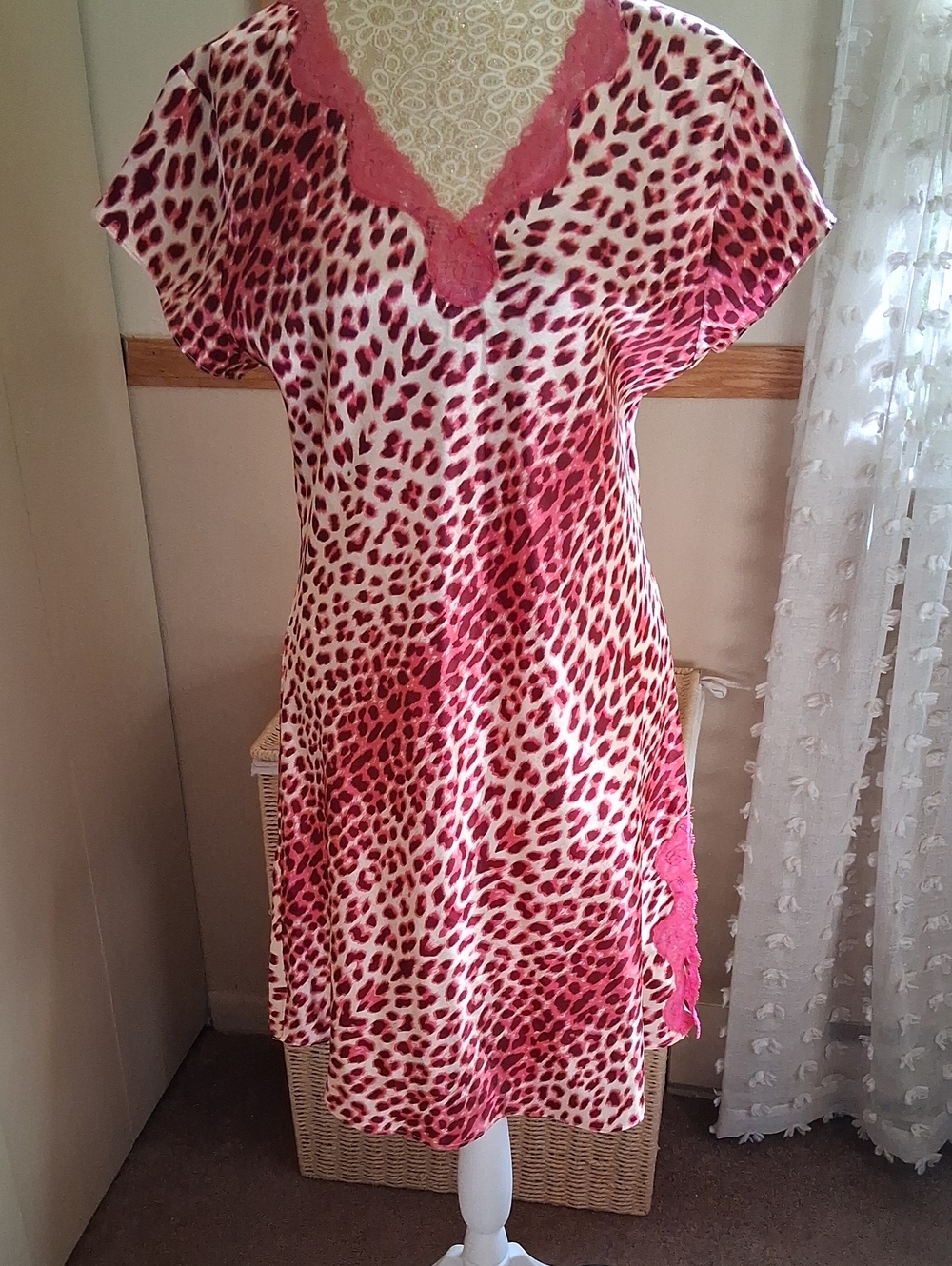 Bed Of Roses Pink Animal Print Night Gown. Size M